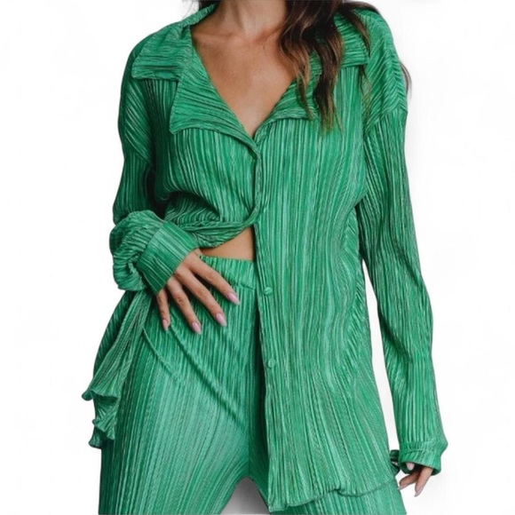 Kelly Green Plissé 2-Piece Outfit | Sz L 💚 - Picture 1 of 10